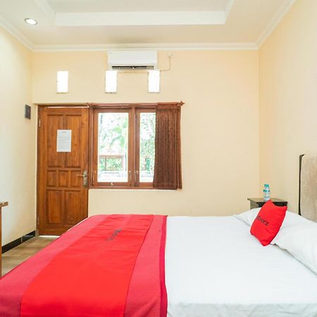 Reddoorz @ Panglima Sudirman Madiun Hotel Екстериор снимка