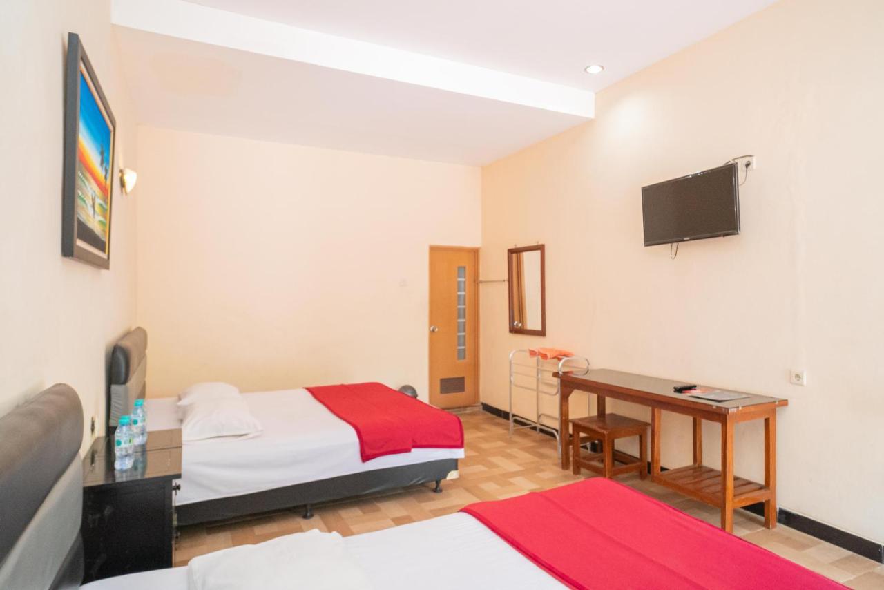 Reddoorz @ Panglima Sudirman Madiun Hotel Екстериор снимка