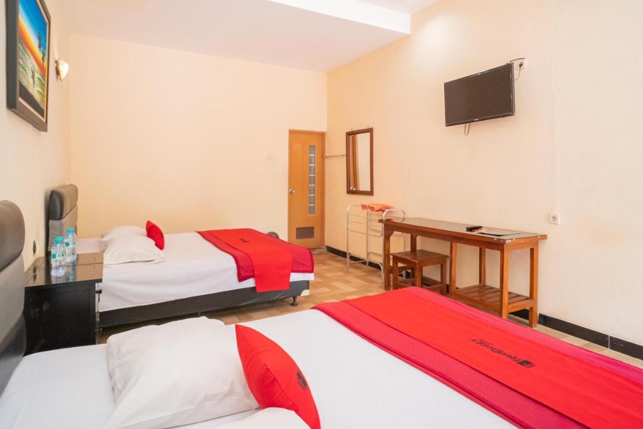 Reddoorz @ Panglima Sudirman Madiun Hotel Екстериор снимка
