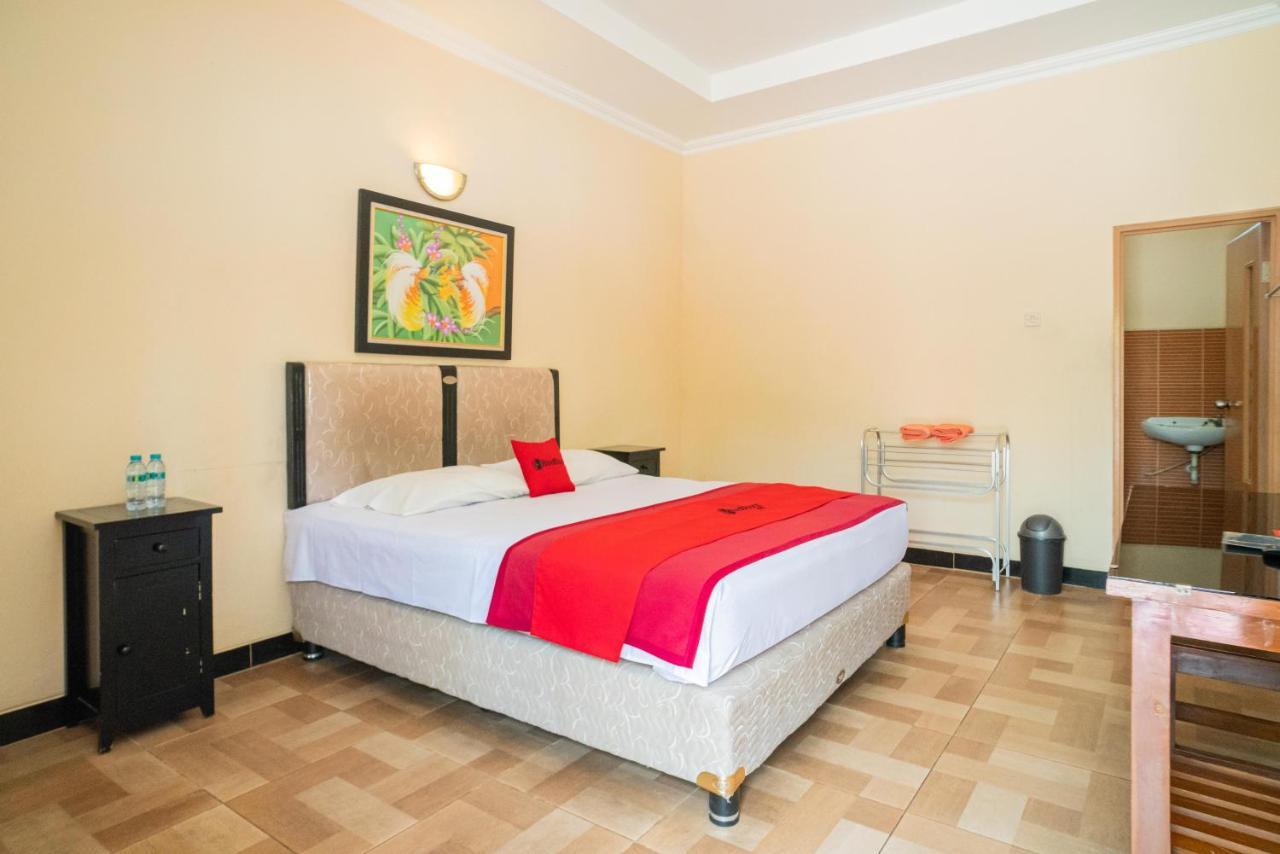 Reddoorz @ Panglima Sudirman Madiun Hotel Екстериор снимка