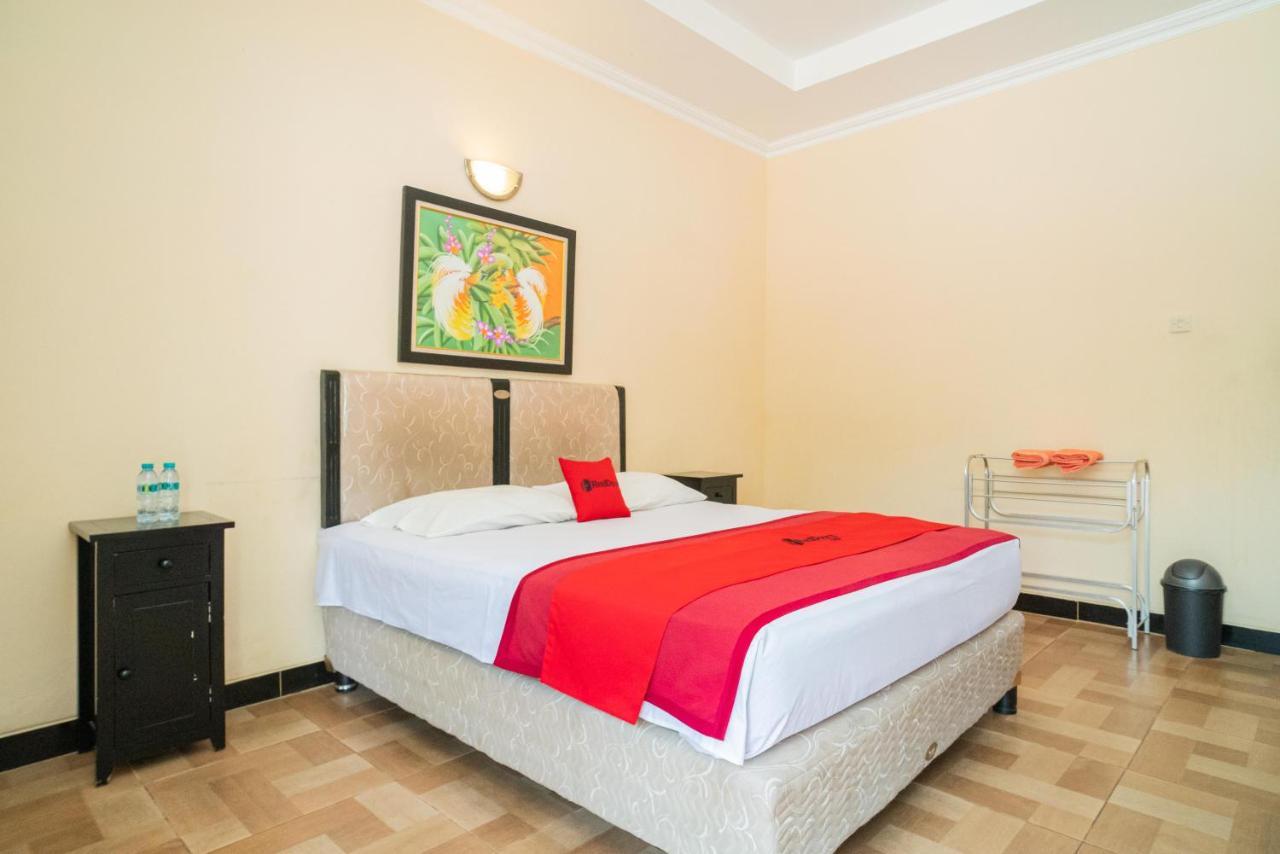 Reddoorz @ Panglima Sudirman Madiun Hotel Екстериор снимка