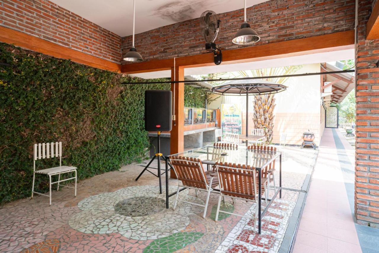 Reddoorz @ Panglima Sudirman Madiun Hotel Екстериор снимка