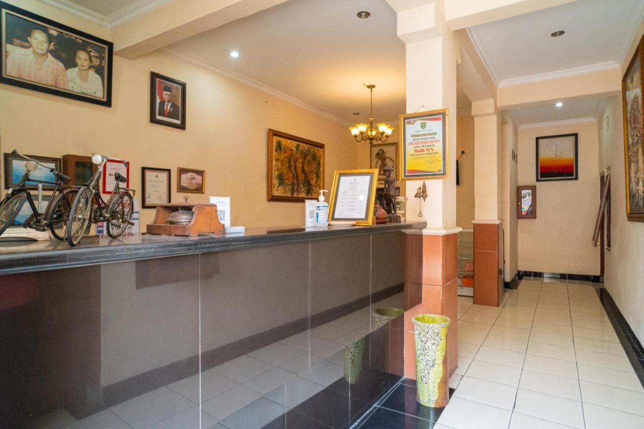 Reddoorz @ Panglima Sudirman Madiun Hotel Екстериор снимка