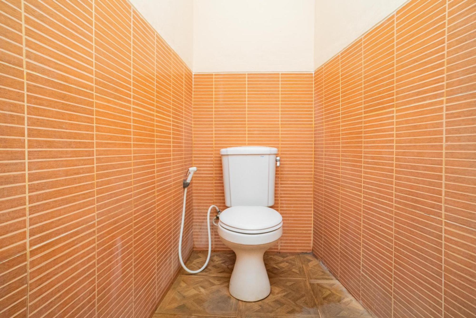 Reddoorz @ Panglima Sudirman Madiun Hotel Стая снимка